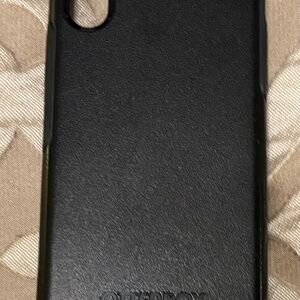 Otter box case for iPhone 10